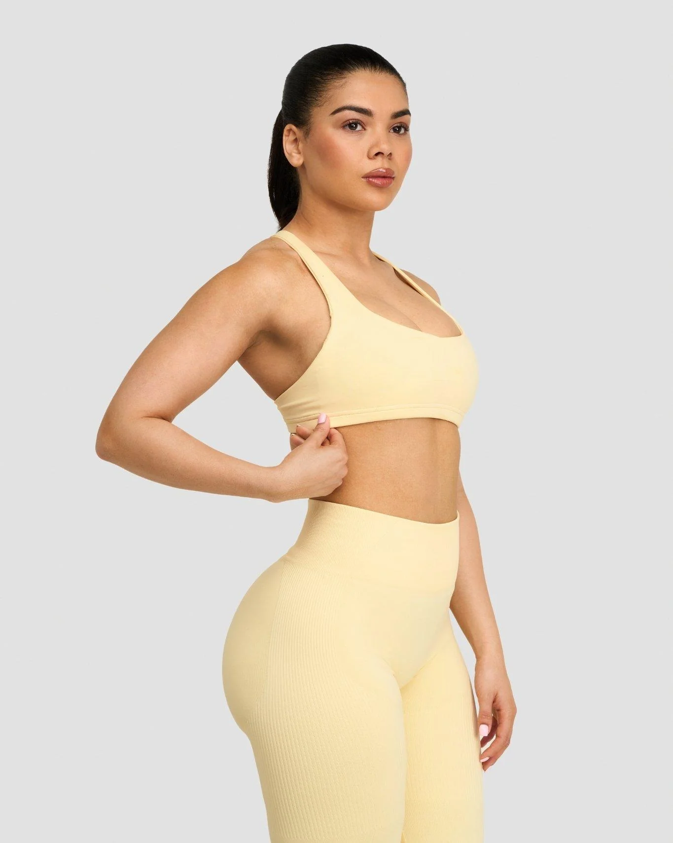 Elevate⢠Sculpting Medium Impact Multiway Bra | Golden Butter