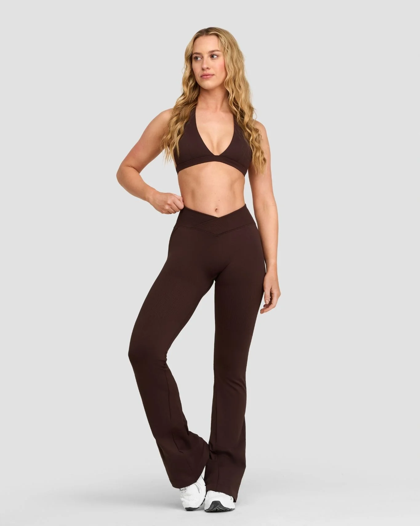 Elevate™ Sculpting Mid V-Waist Scrunch Flare | Coffee - Image 3