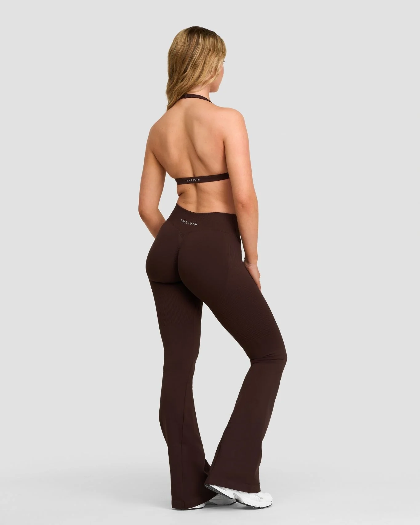 Elevate™ Sculpting Mid V-Waist Scrunch Flare | Coffee - Image 4