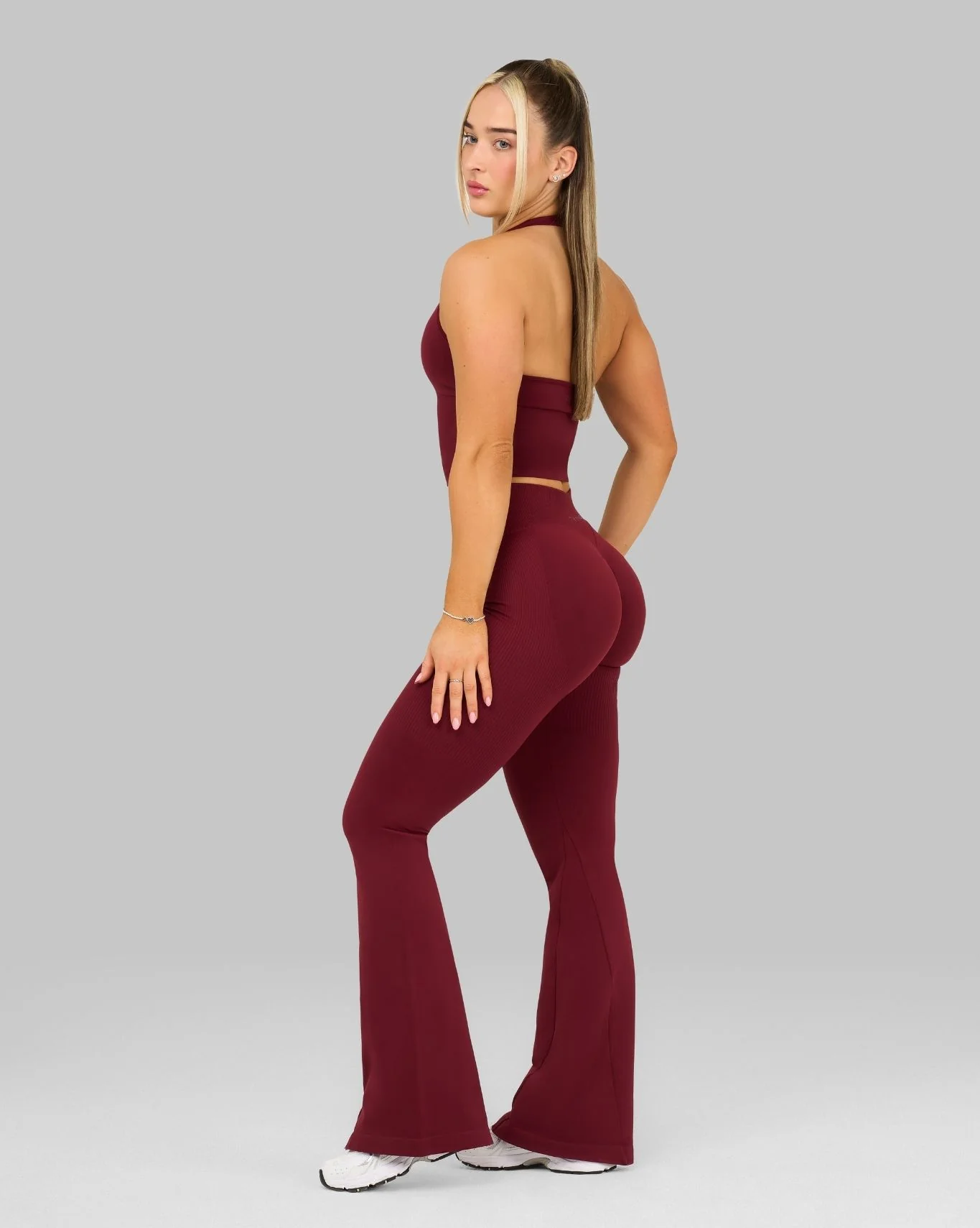 Elevate™ Sculpting Mid V-Waist Scrunch Flare | Fine Wine - Image 4