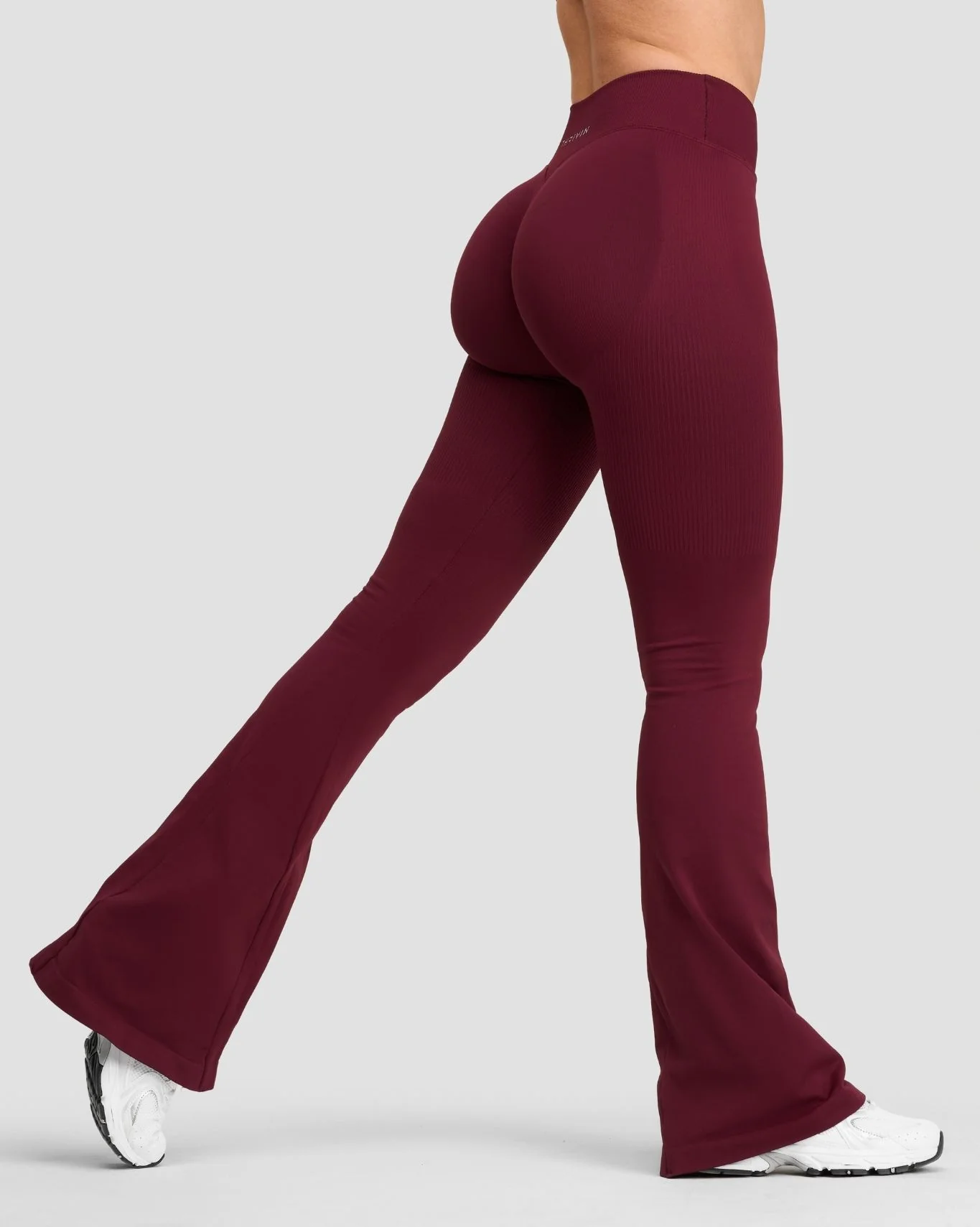 Elevate⢠Sculpting Mid V-Waist Scrunch Flare | Merlot