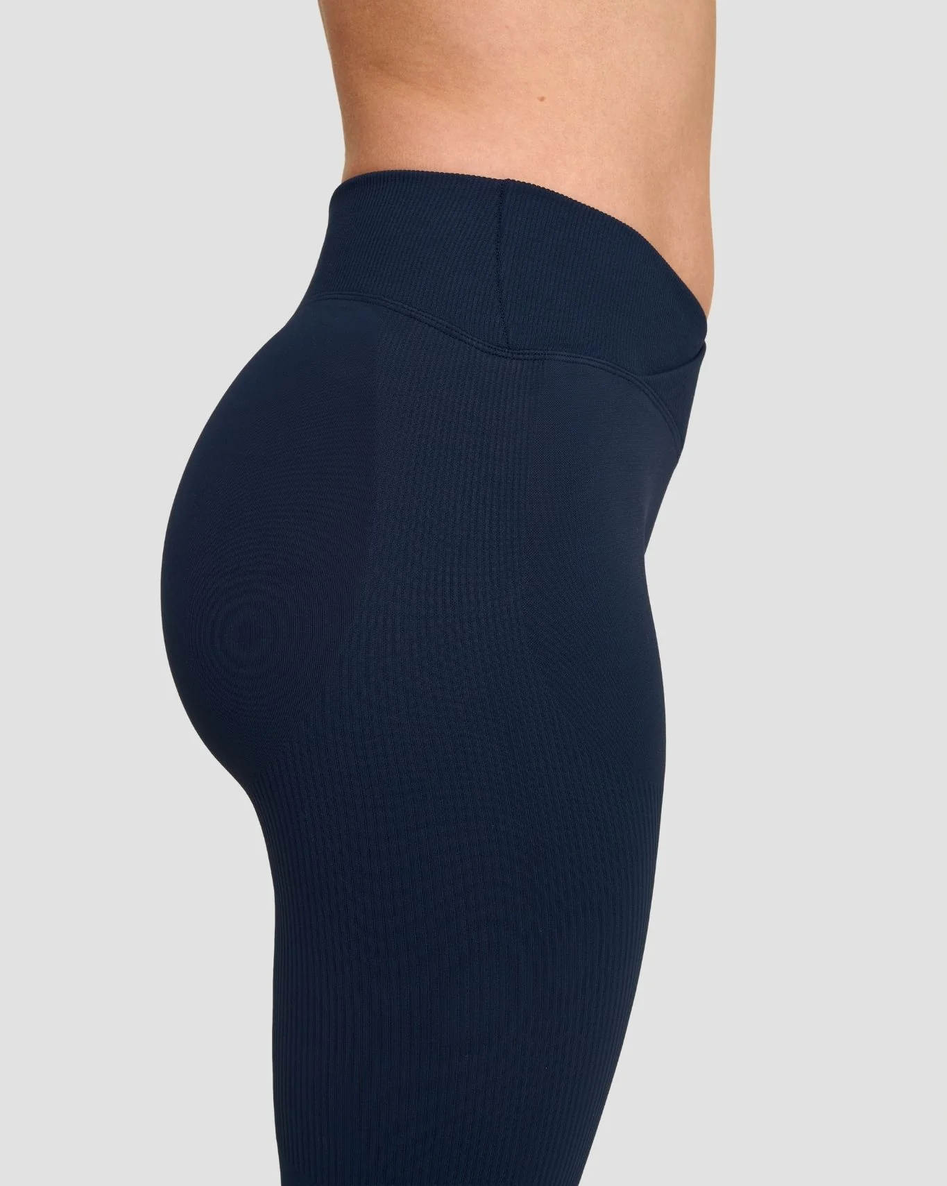 Elevate™ Sculpting Mid V-Waist Scrunch Flare | Midnight Navy - Image 5