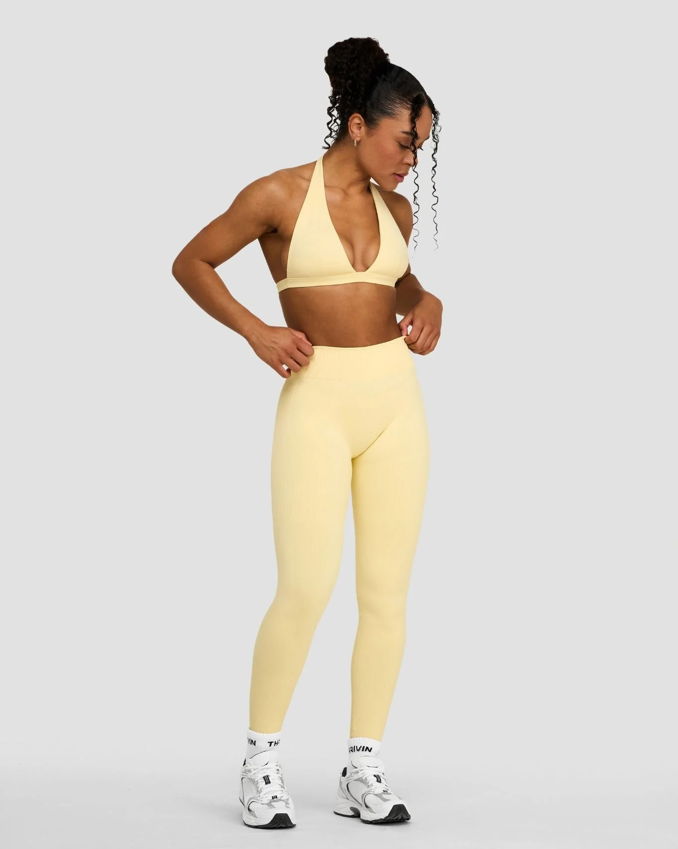 Elevate⢠Sculpting Mid Waist Scrunch Leggings | Golden Butter - Image 4