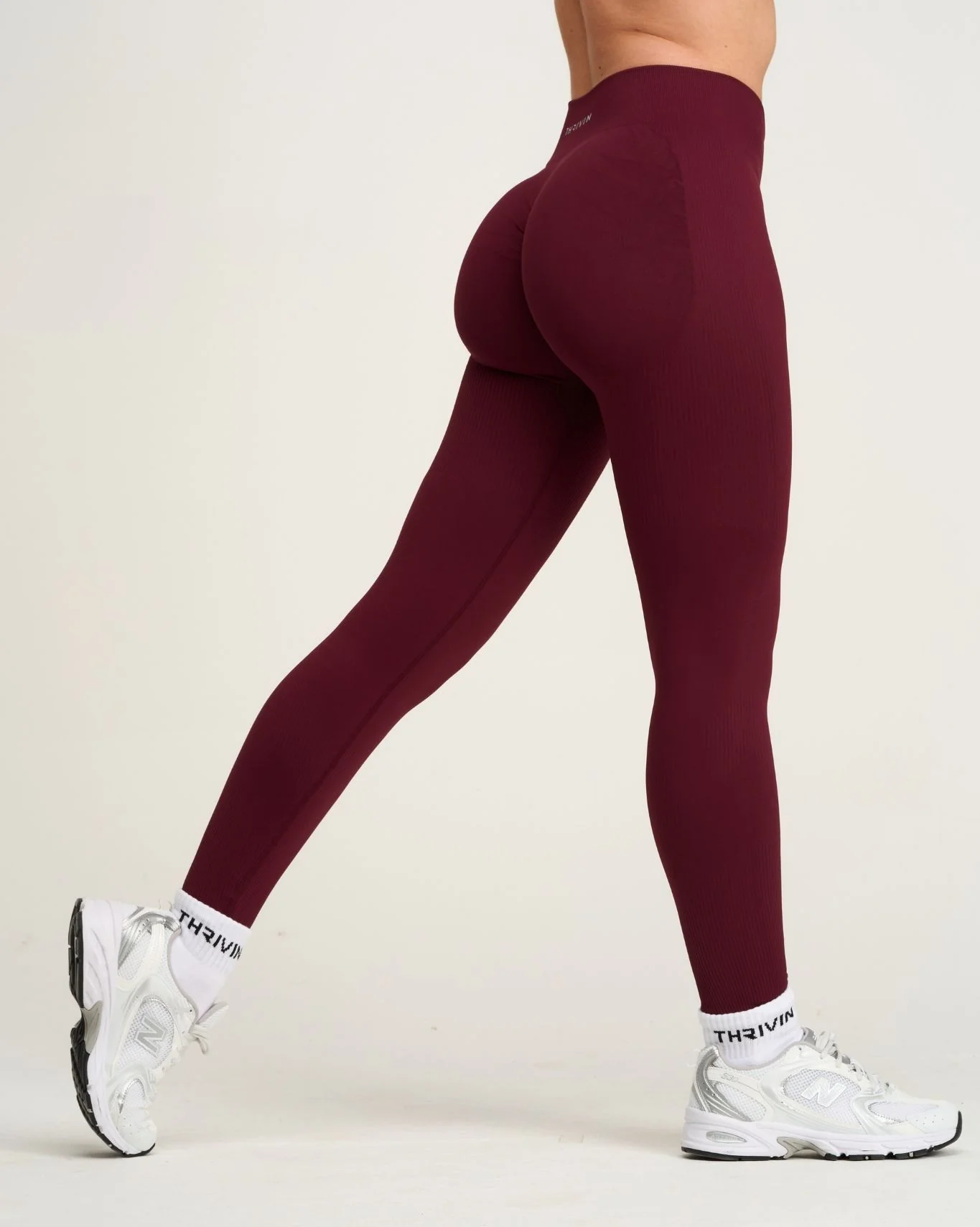 Elevate⢠Sculpting Mid Waist Scrunch Leggings | Merlot