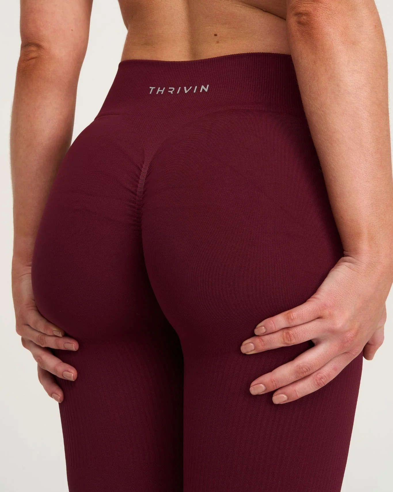 Elevate⢠Sculpting Mid Waist Scrunch Leggings | Merlot - Image 2