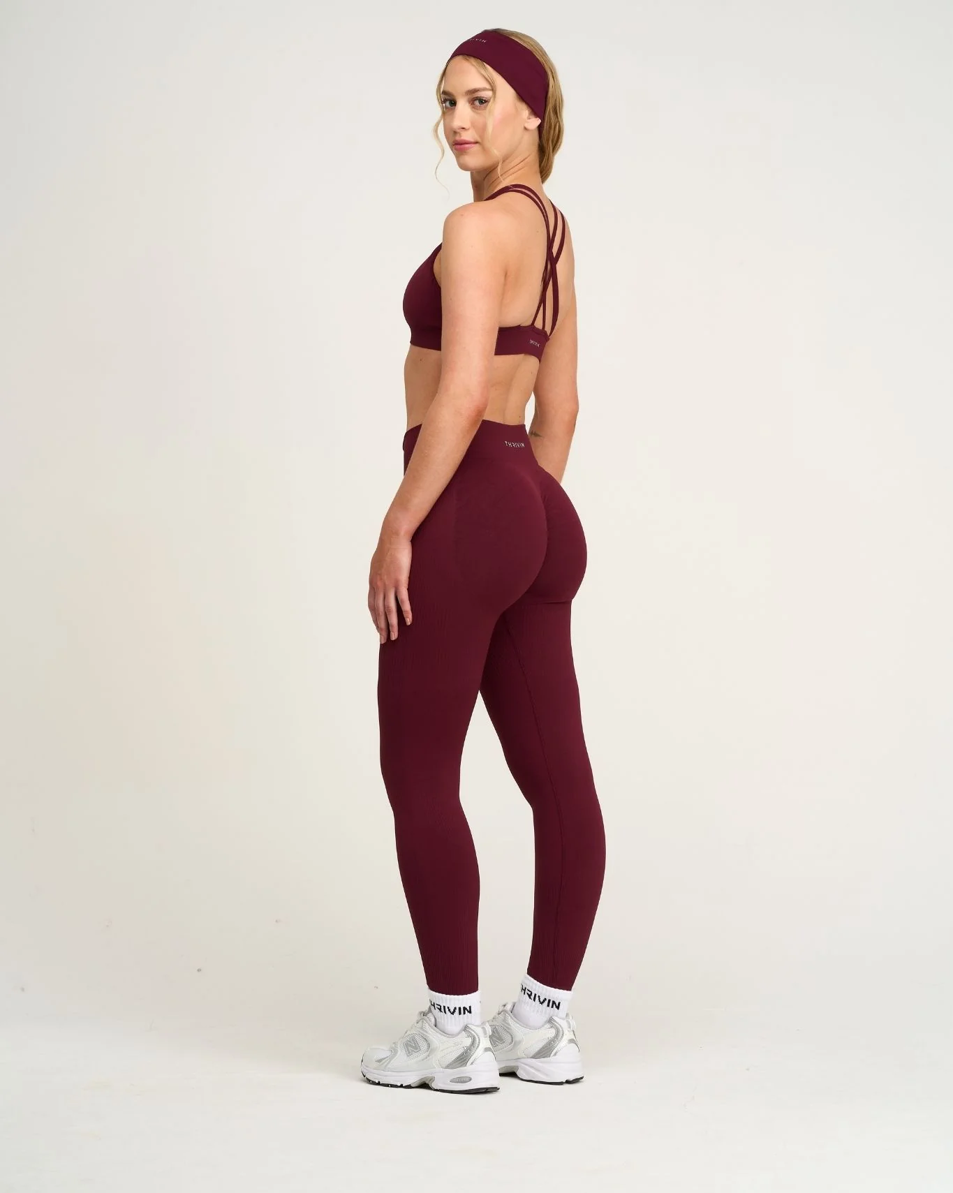 Elevate⢠Sculpting Mid Waist Scrunch Leggings | Merlot - Image 4