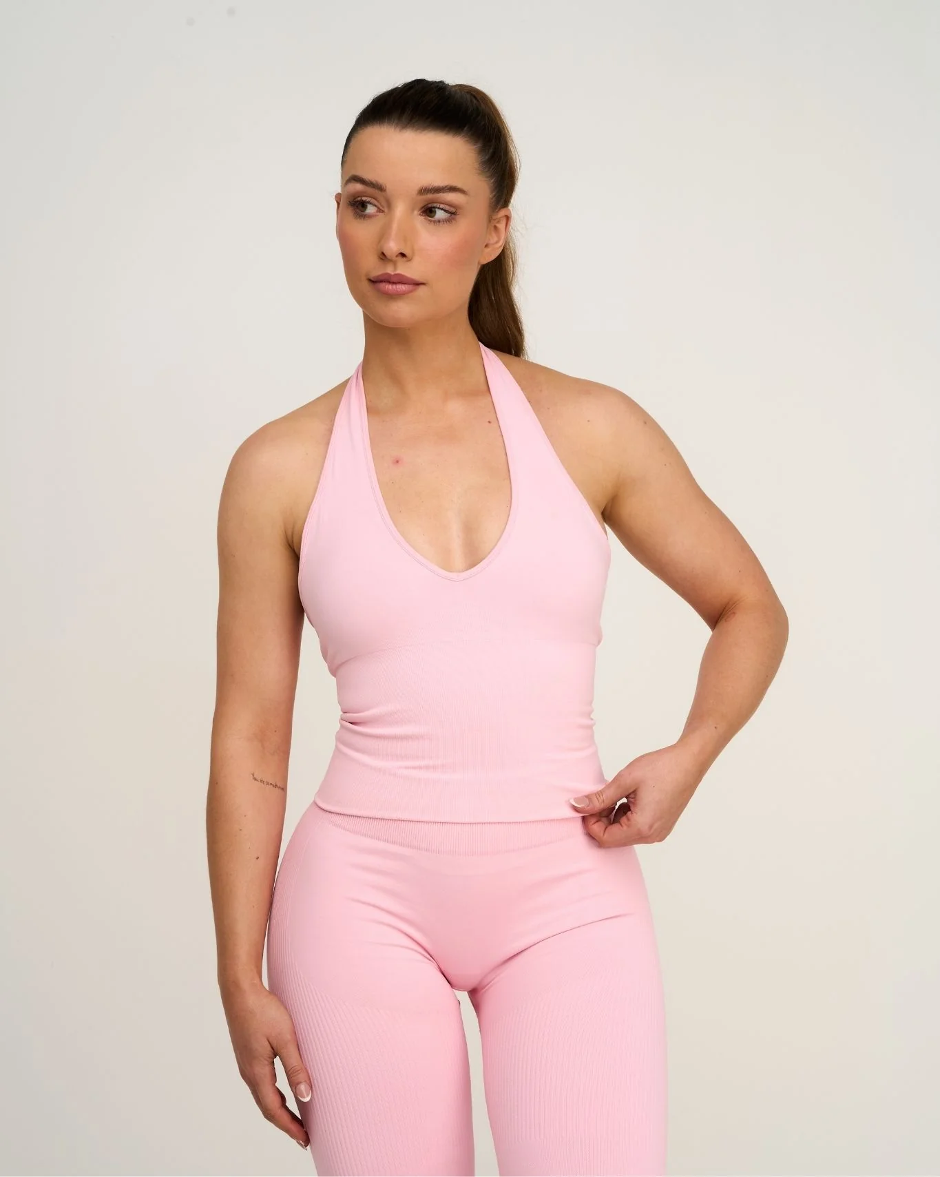 Elevate⢠Sculpting Seamless Halterneck Top | Cotton Pink