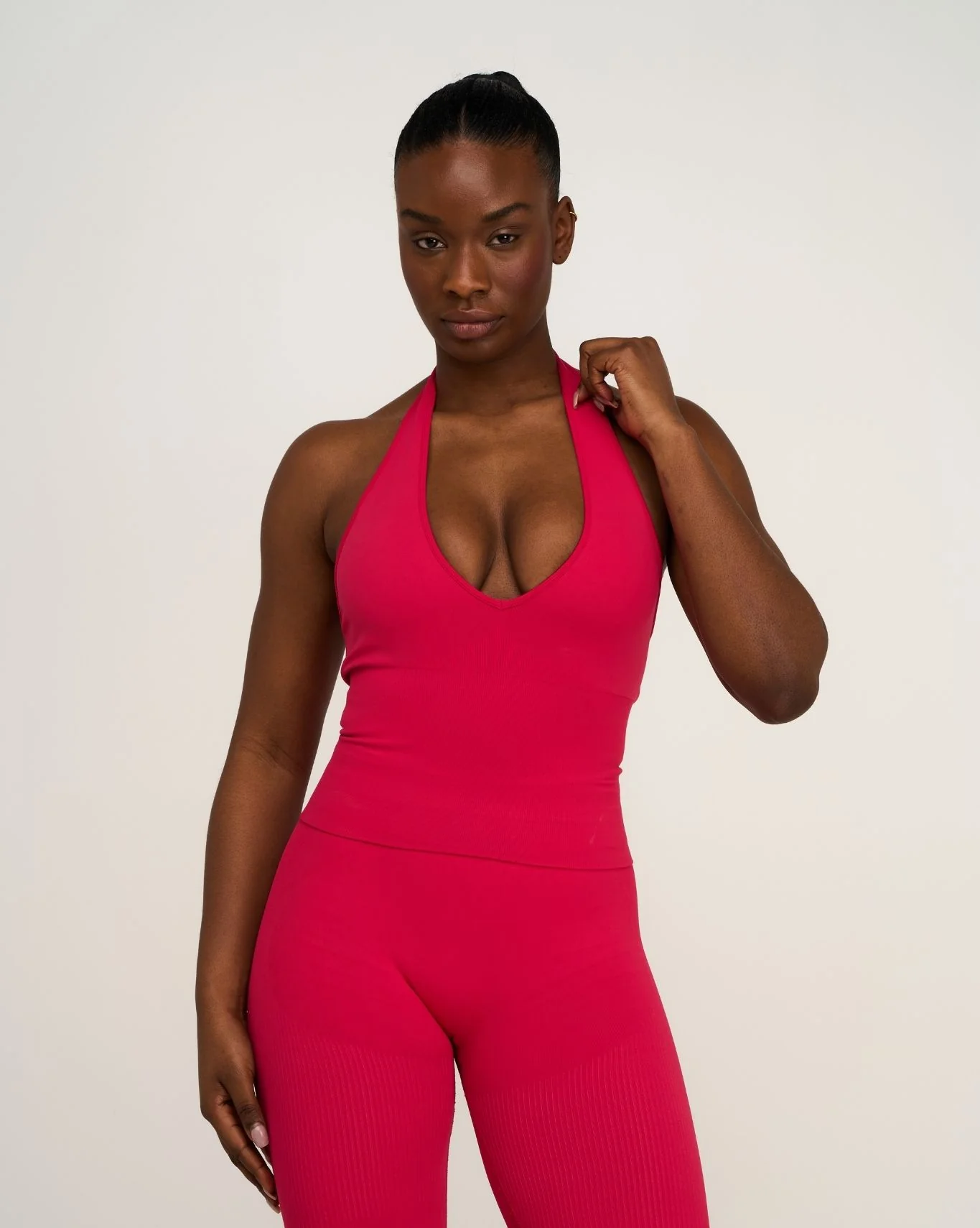 Elevate⢠Sculpting Seamless Halterneck Top | Strawberry