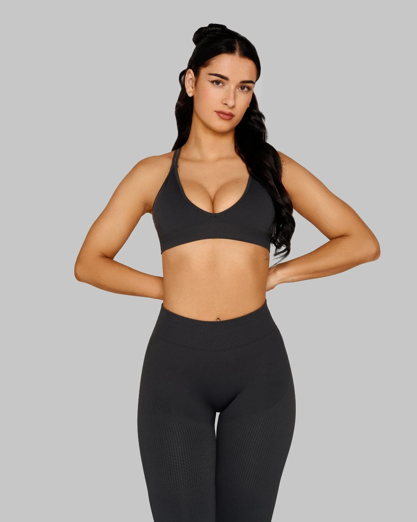 Elevate⢠Sculpting Seamless High Apex Bra | Charcoal Grey