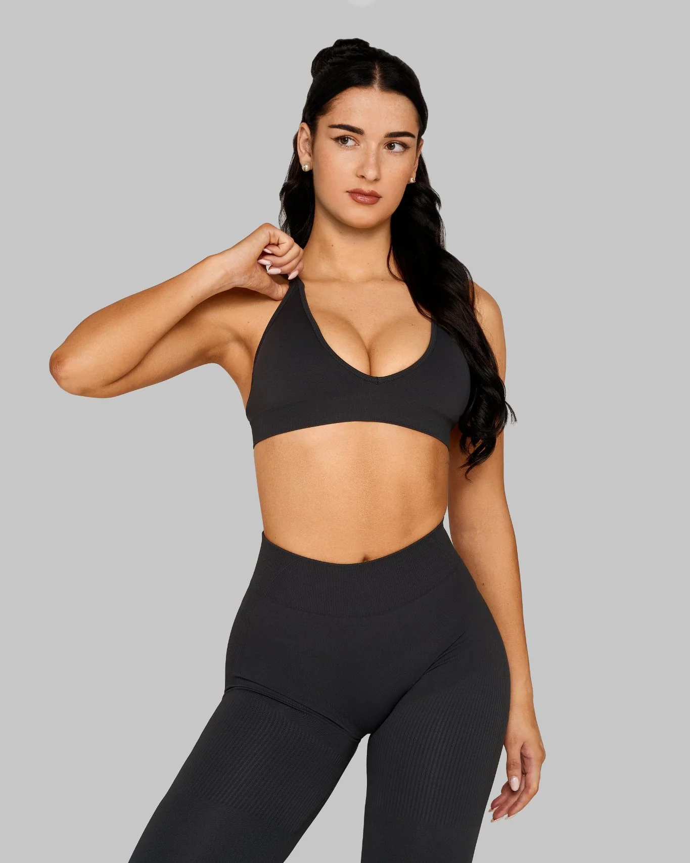 Elevate⢠Sculpting Seamless High Apex Bra | Charcoal Grey - Image 3