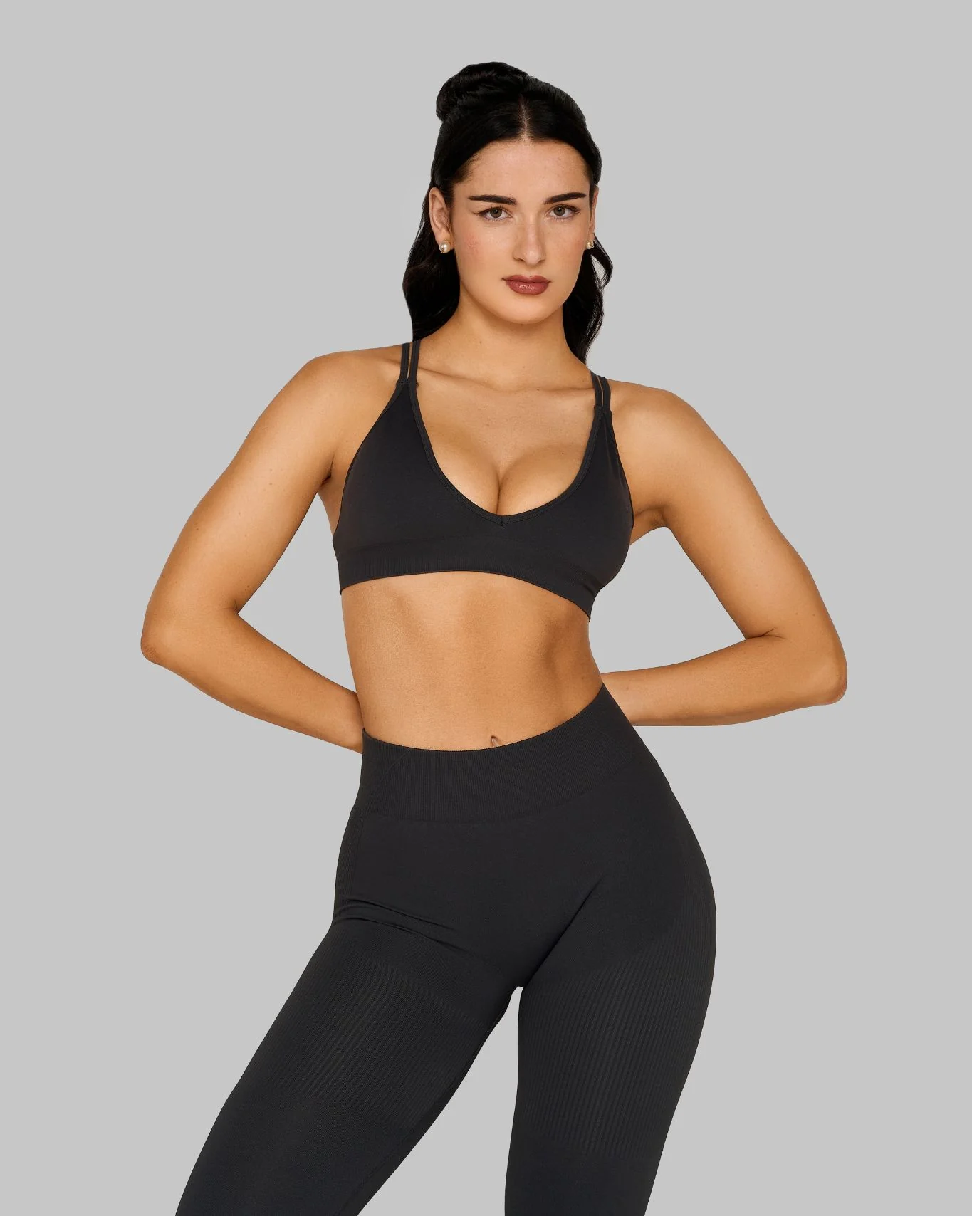 Elevate⢠Sculpting Seamless High Apex Bra | Charcoal Grey - Image 4