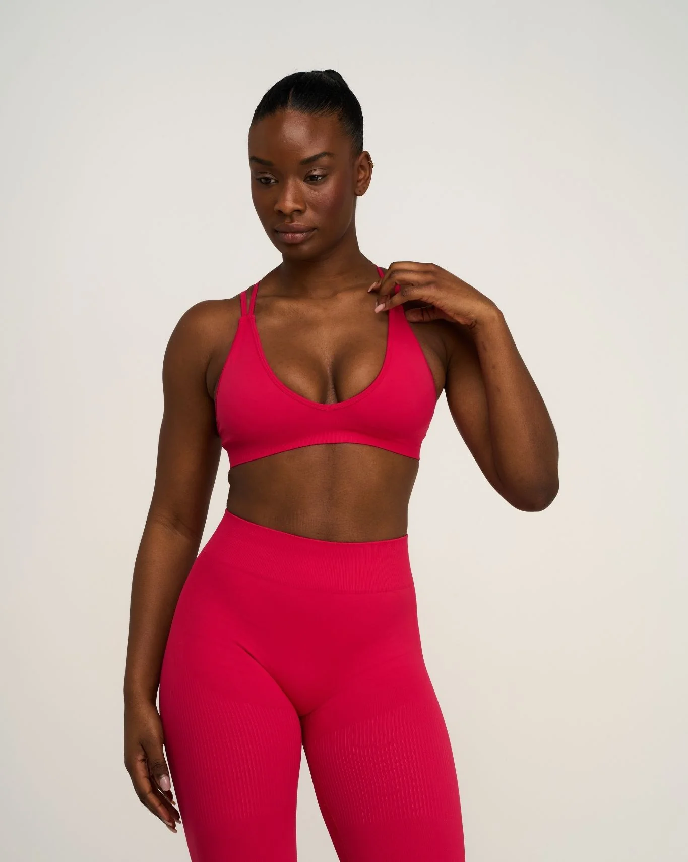 Elevate⢠Sculpting Seamless High Apex Bra | Strawberry - Image 3