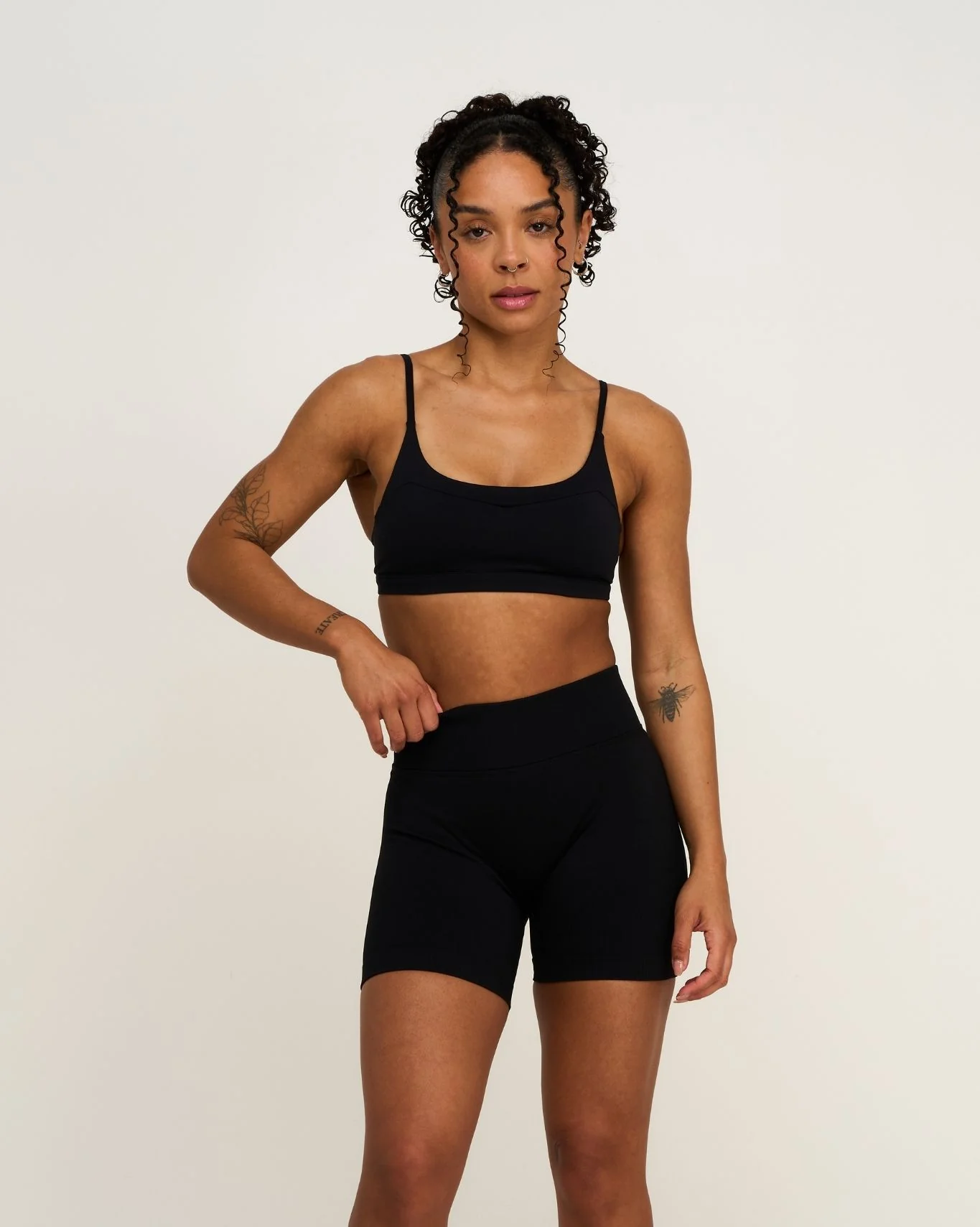 Elevate⢠Sculpting Seamless Scoop Neck Bra | Night Black - Image 3