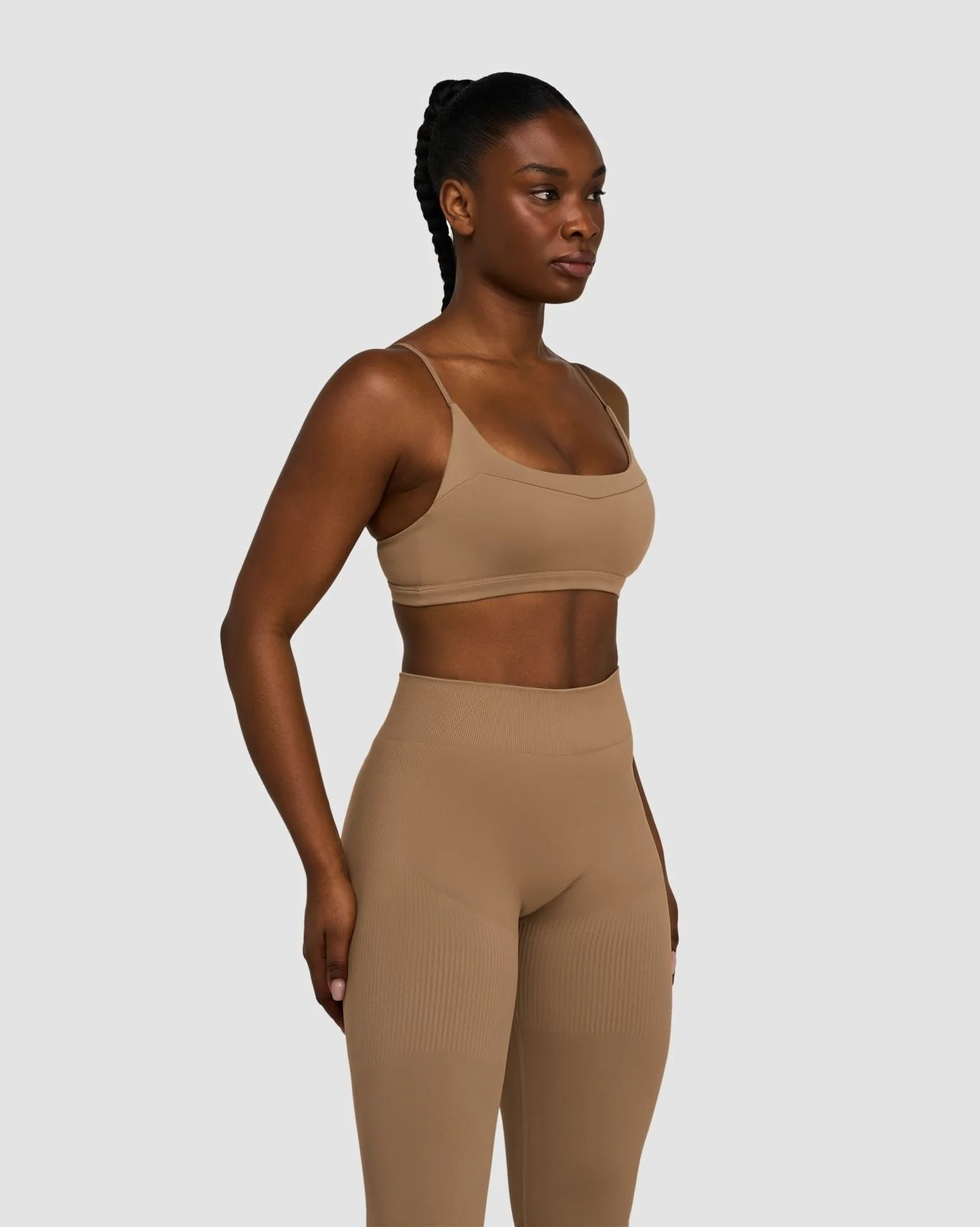 Elevate⢠Sculpting Seamless Scoop Neck Bra | Toffee