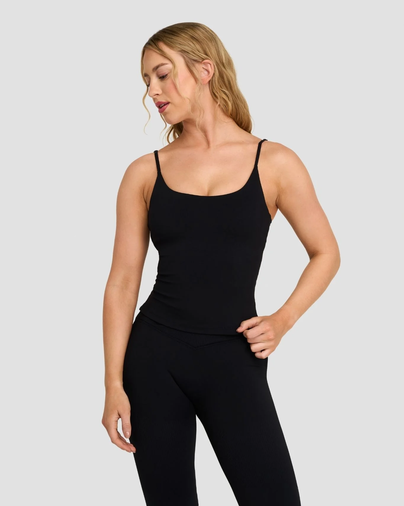 Elevate⢠Sculpting Seamless Scoop Neck Cami | Night Black