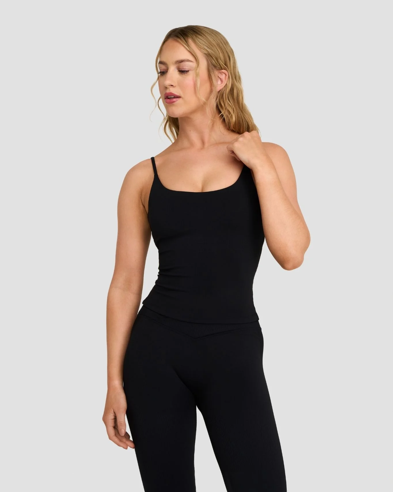 Elevate⢠Sculpting Seamless Scoop Neck Cami | Night Black - Image 3