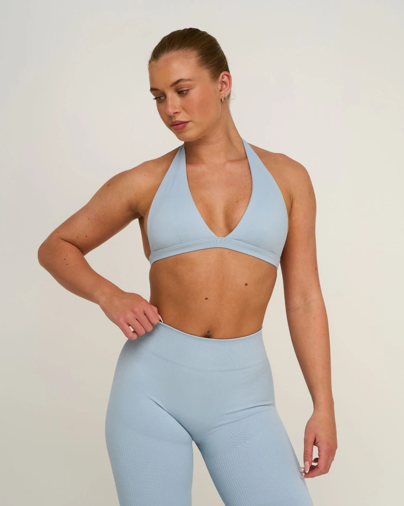 Elevate⢠Sculpting Seamless V-Neck Halter Bra | Blue Haze