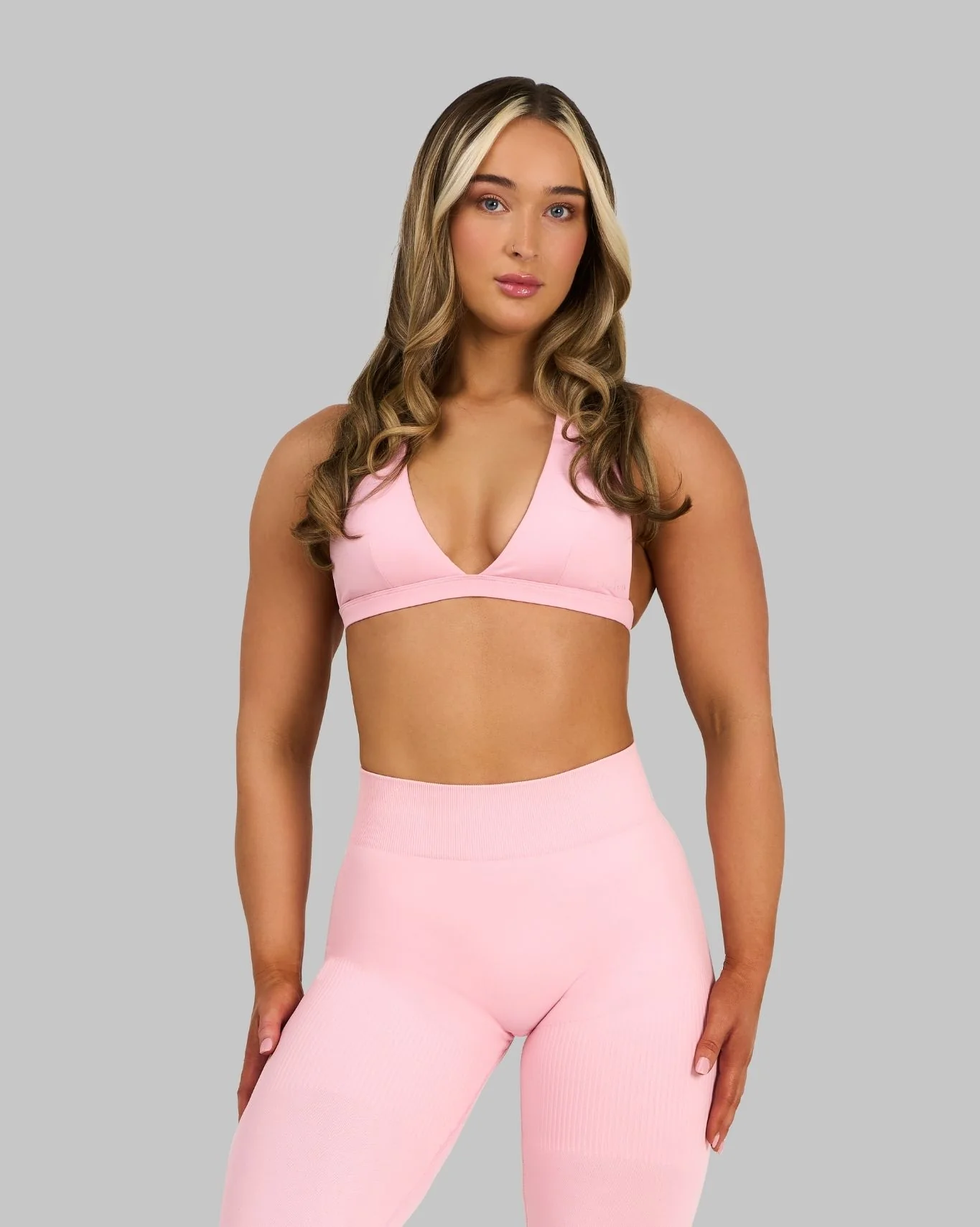 Elevate⢠Sculpting Seamless V-Neck Halter Bra | Cotton Pink