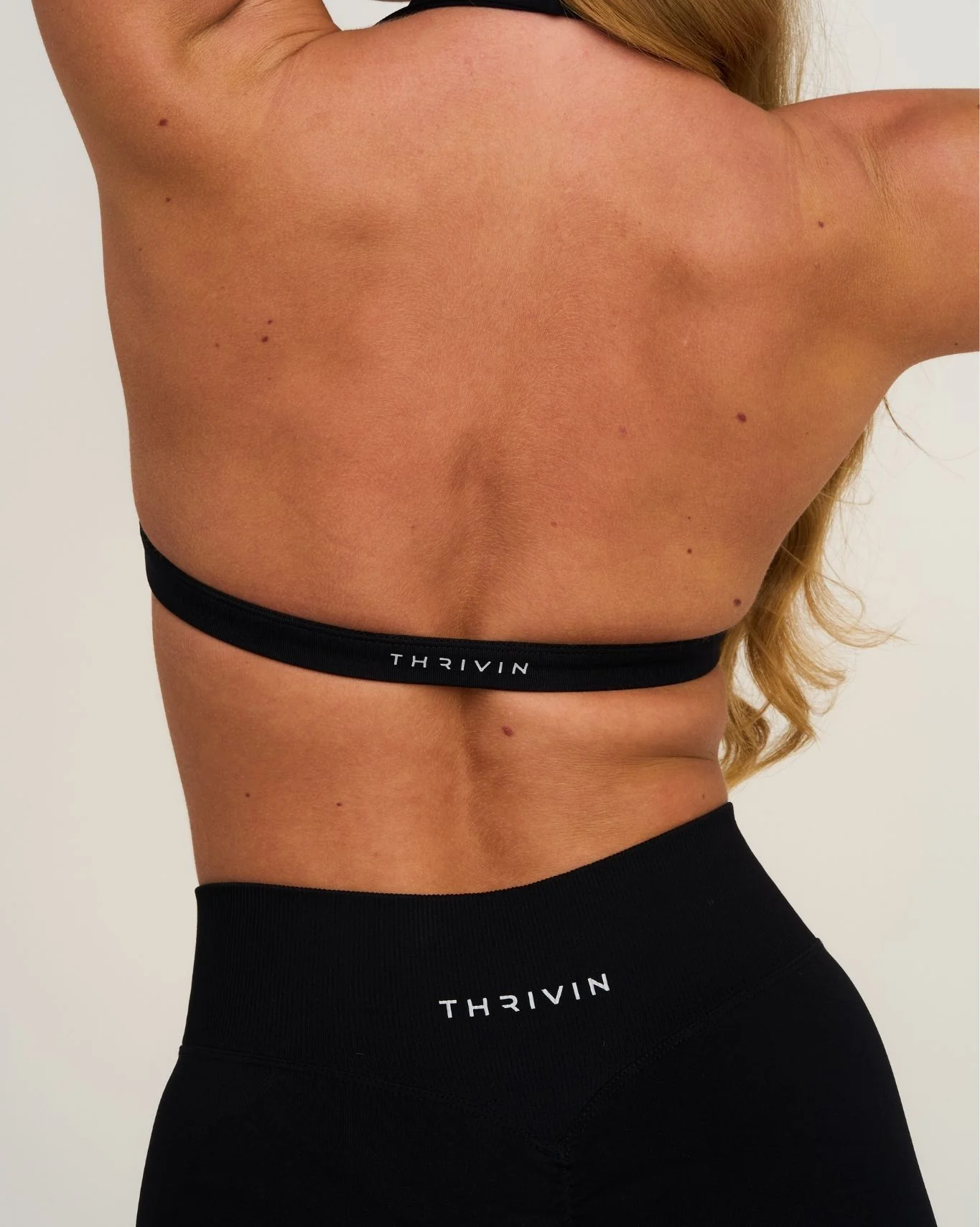 Elevate⢠Sculpting Seamless V-Neck Halter Bra | Night Black - Image 5
